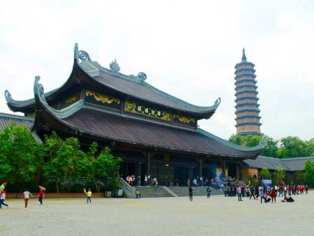 Bai Dinh Pagoda - Trang An - Ninh Binh 1-Day Luxury Tour