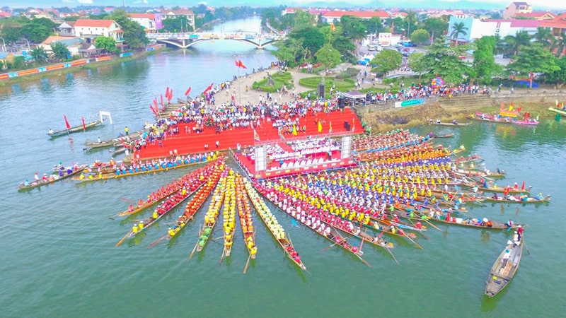 Traditional boat racing festival takes place on Kien Giang River