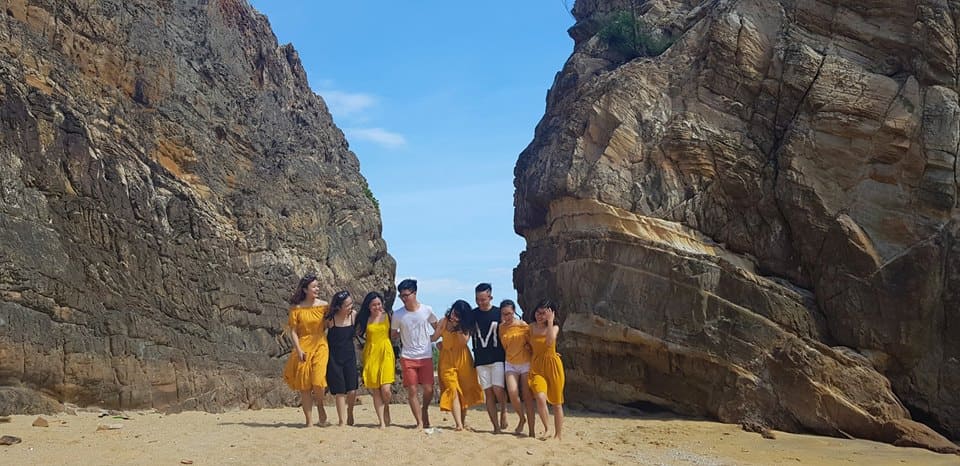 Phong Nha Tour - Vung Chua Yen Island - Bai Da Nhay