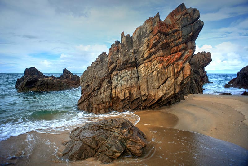 Phong Nha Tour - Vung Chua Yen Island - Bai Da Nhay