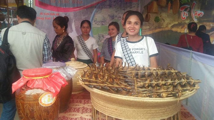 Food stall of Hoa Hop commune