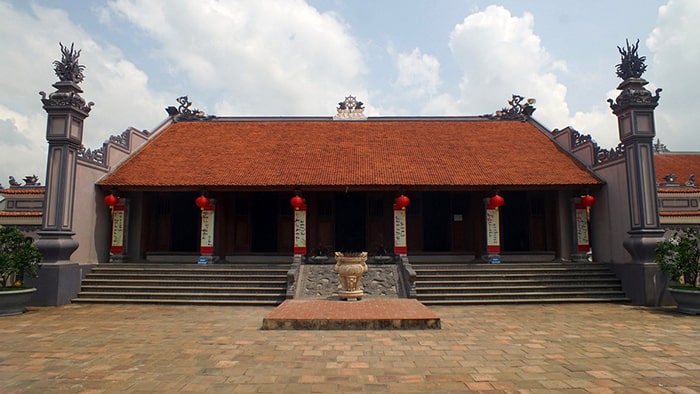 Visit Hoang Phuc Pagoda