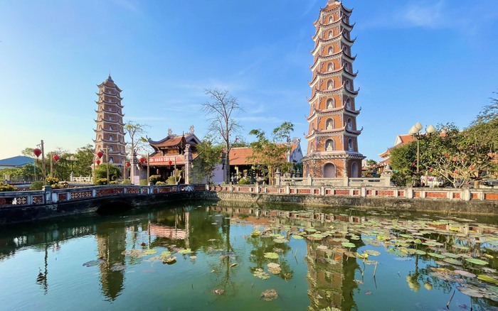 Visit Hoang Phuc Pagoda