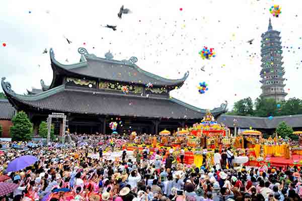 Tràng An Festival: A Mystical Celebration of Nature and Tradition